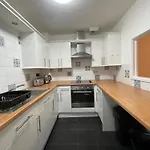 Cardiff Bay Apartment With Parking