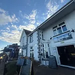 Sids Restaurant And Bar With Rooms