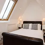 Lincoln House Private Hotel