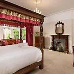 Lincoln House Private Hotel