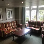 Oyo Maggie Jones Guest House