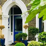 144 Cathedral Road