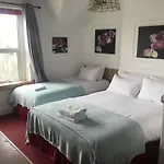 Oyo Maggie Jones Guest House