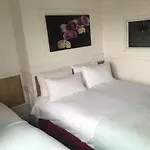 Oyo Maggie Jones Guest House
