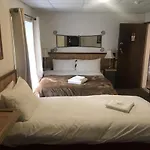 Oyo Maggie Jones Guest House