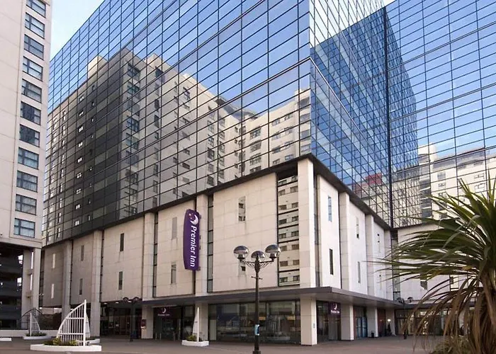 Premier Inn Cardiff City Centre