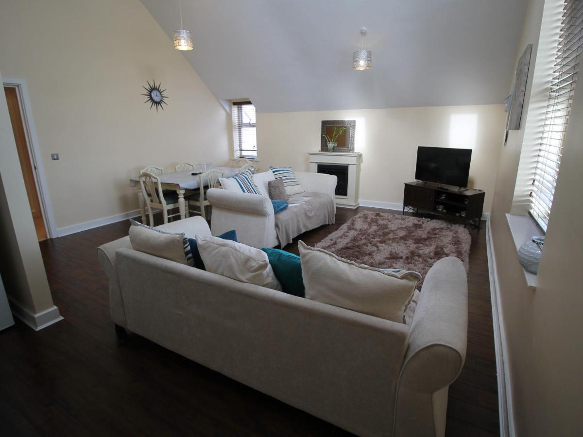Holiday Homes Ashgrove Court Penthouses Apartment Cardiff
