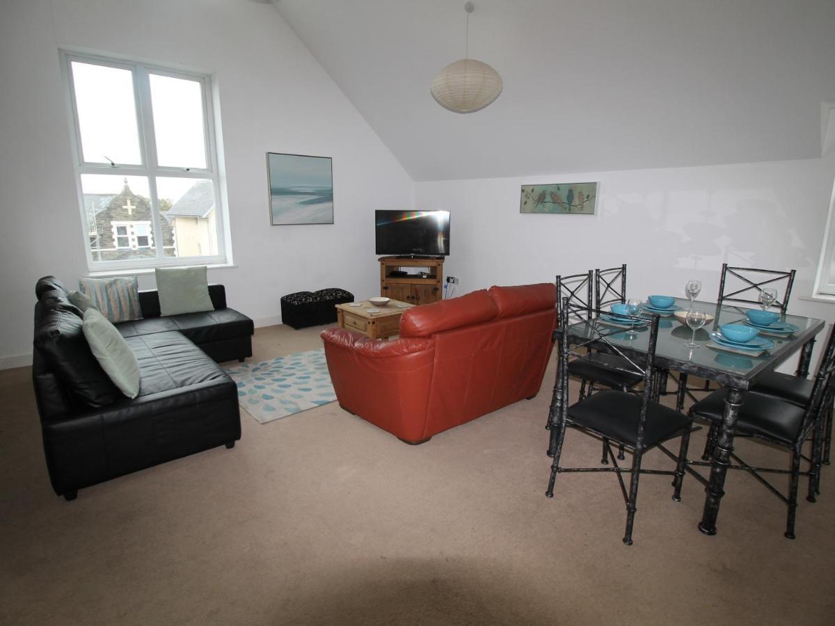 Holiday Homes Ashgrove Court Penthouses Apartment