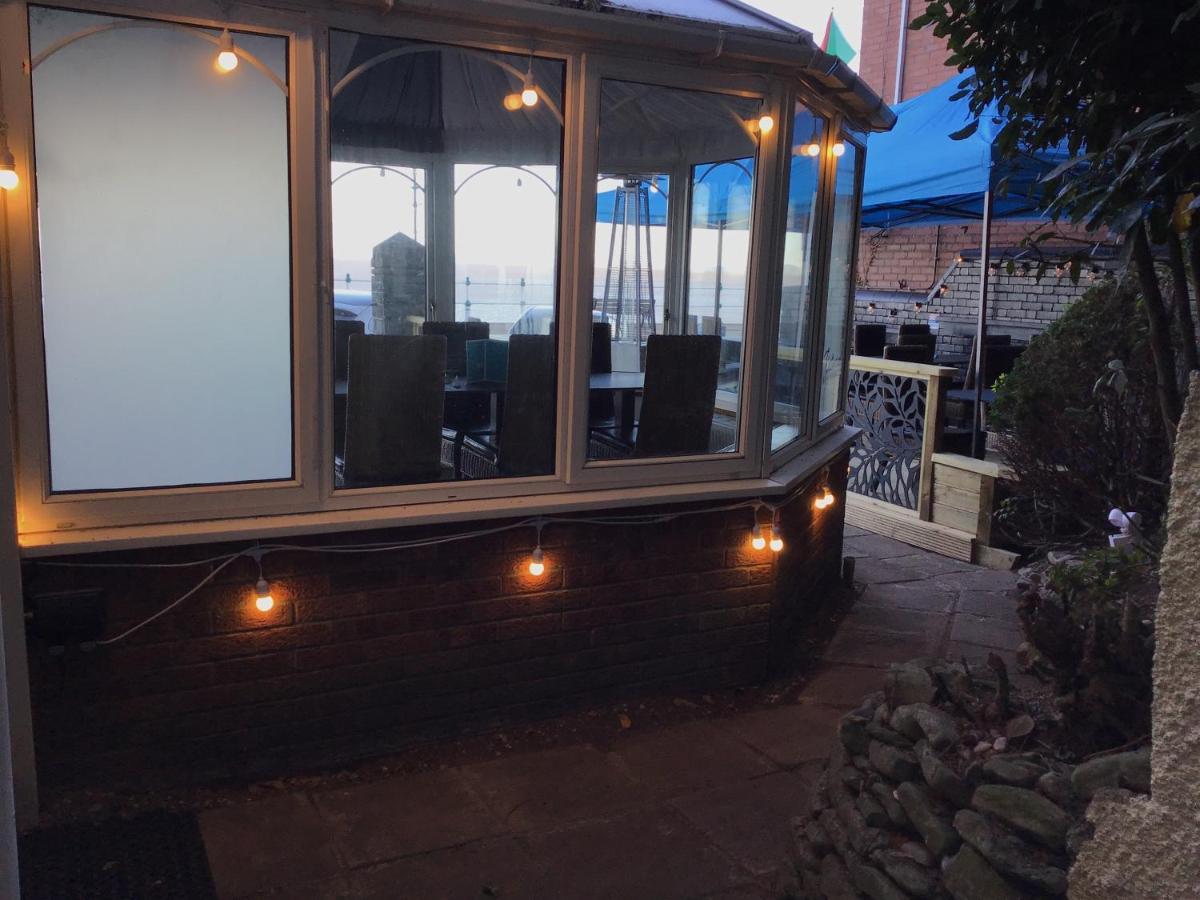 Sids Restaurant And Bar With Hotel