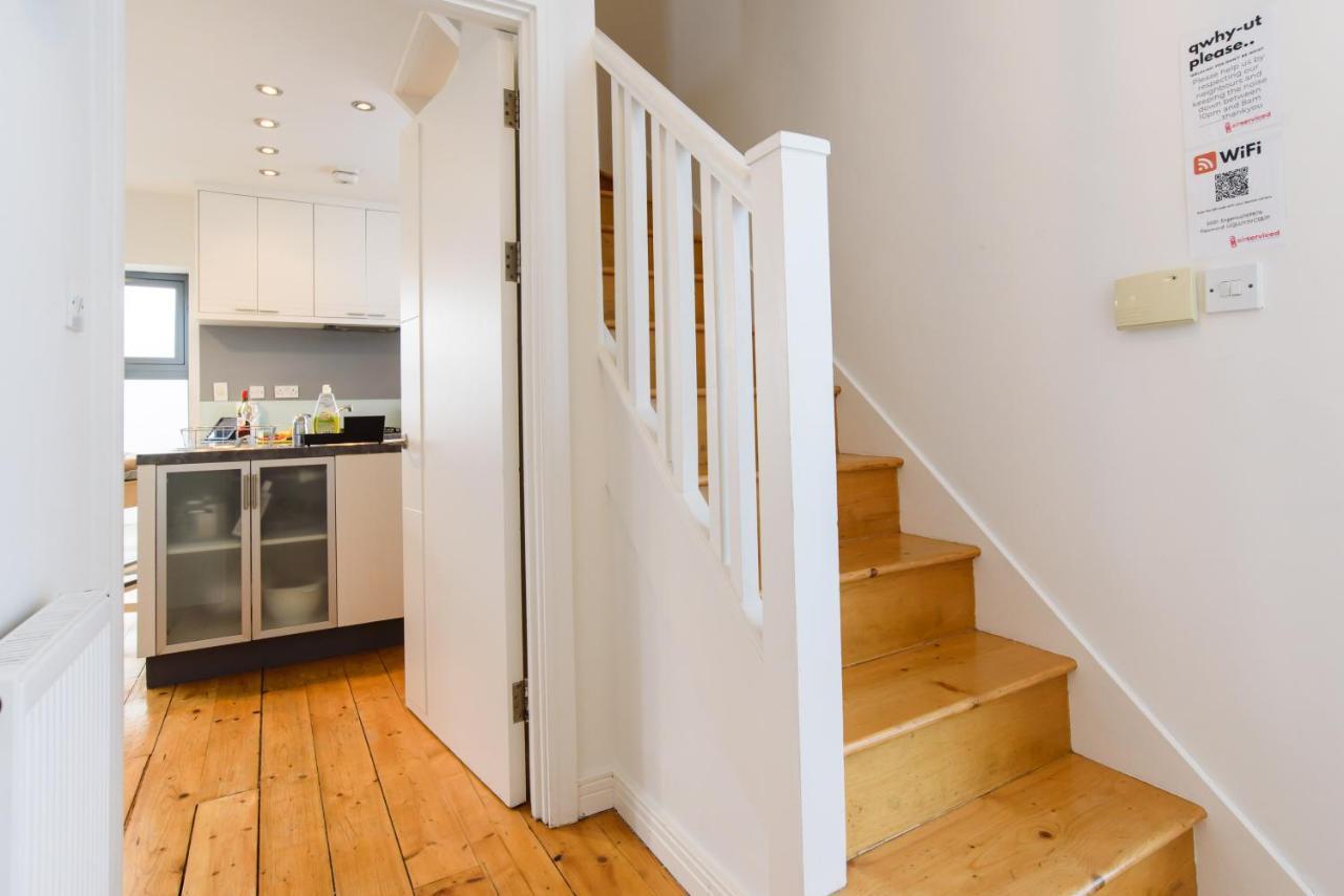 Retreat, 2 Bed House With Cloudstream Hot Tub Holiday home *