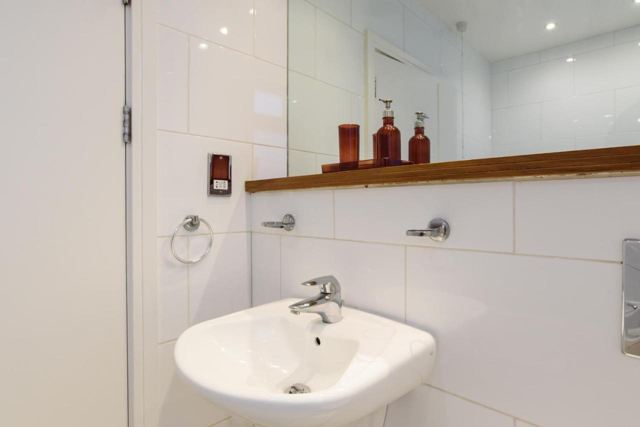 Retreat, 2 Bed House With Cloudstream Hot Tub Holiday home *