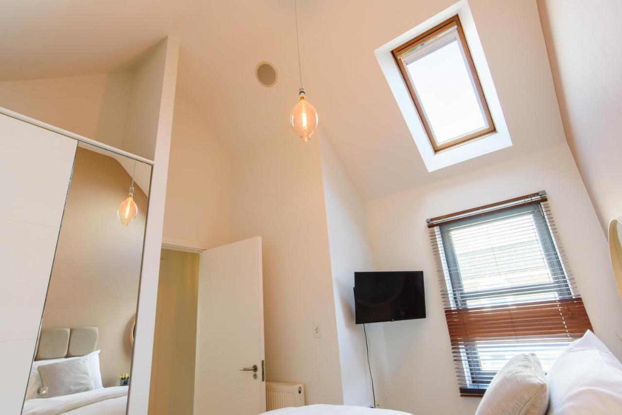 Retreat, 2 Bed House With Cloudstream Hot Tub Holiday home