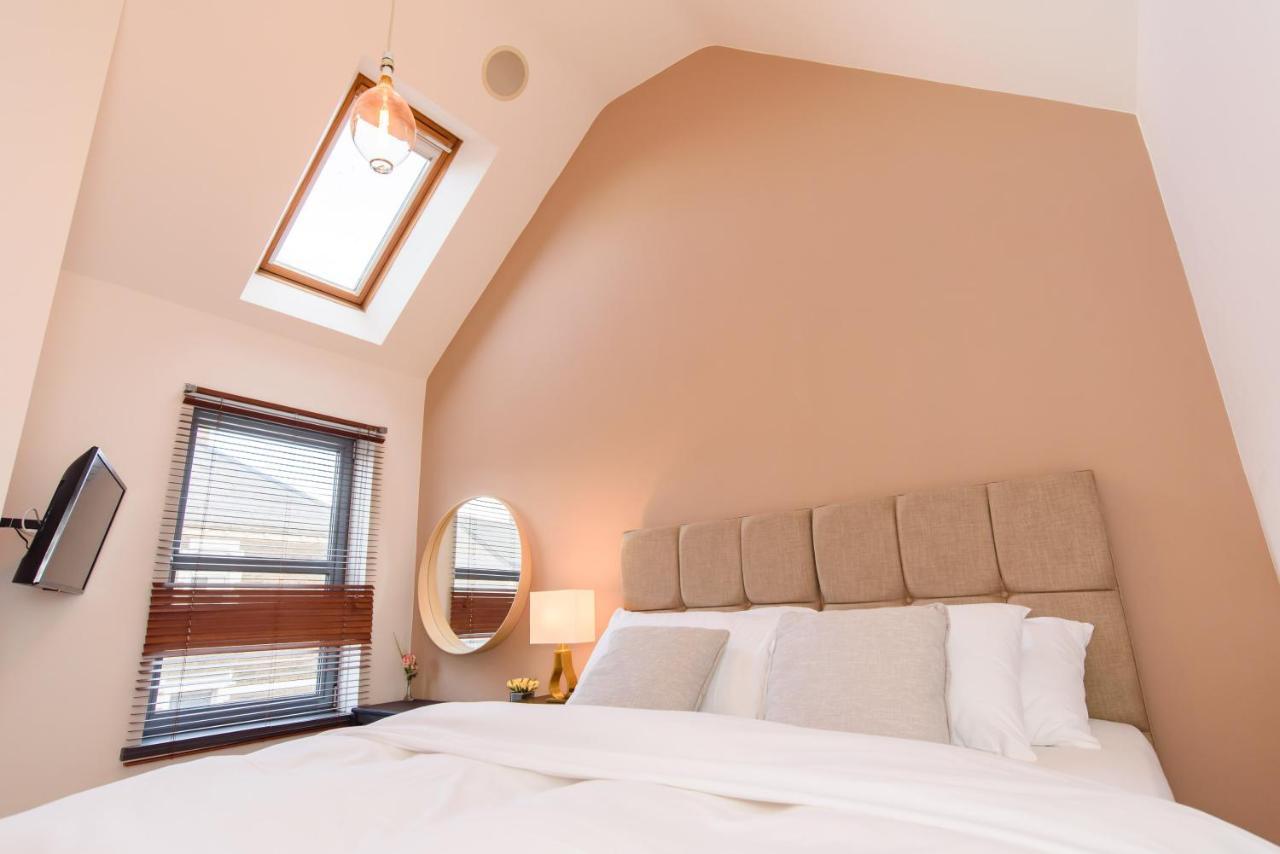 Retreat, 2 Bed House With Cloudstream Hot Tub * Cardiff