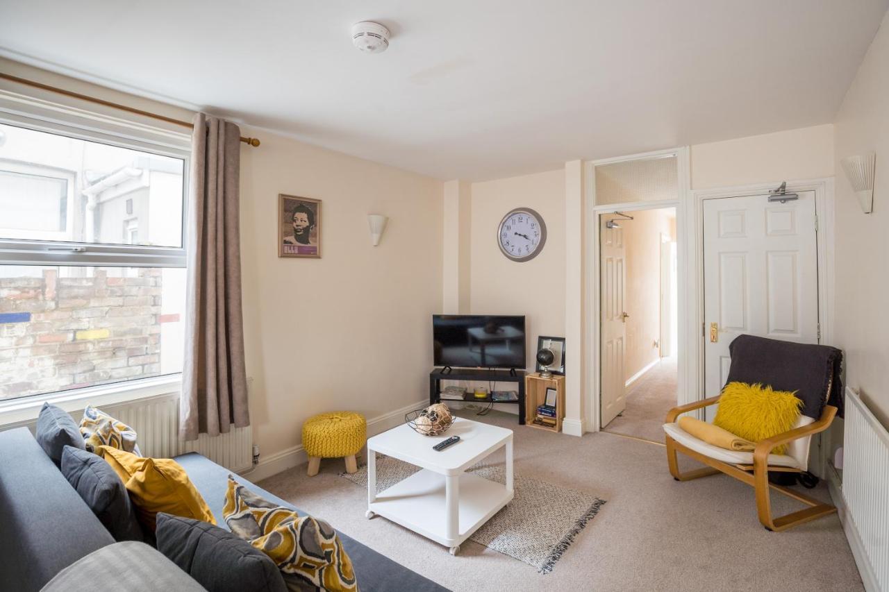 The Ella Fitzgerald - Modern 2 Bedroom Apartment, Super Close To Centre Apartment Cardiff