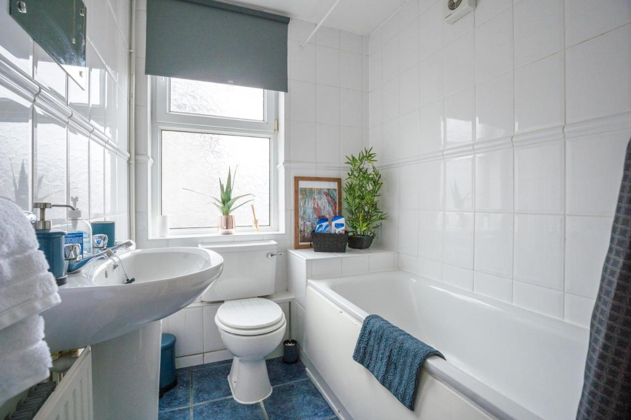 The Ella Fitzgerald - Modern 2 Bedroom Apartment, Super Close To Centre * Cardiff