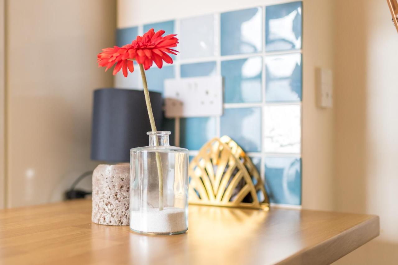 The Ella Fitzgerald - Modern 2 Bedroom Apartment, Super Close To Centre Apartment