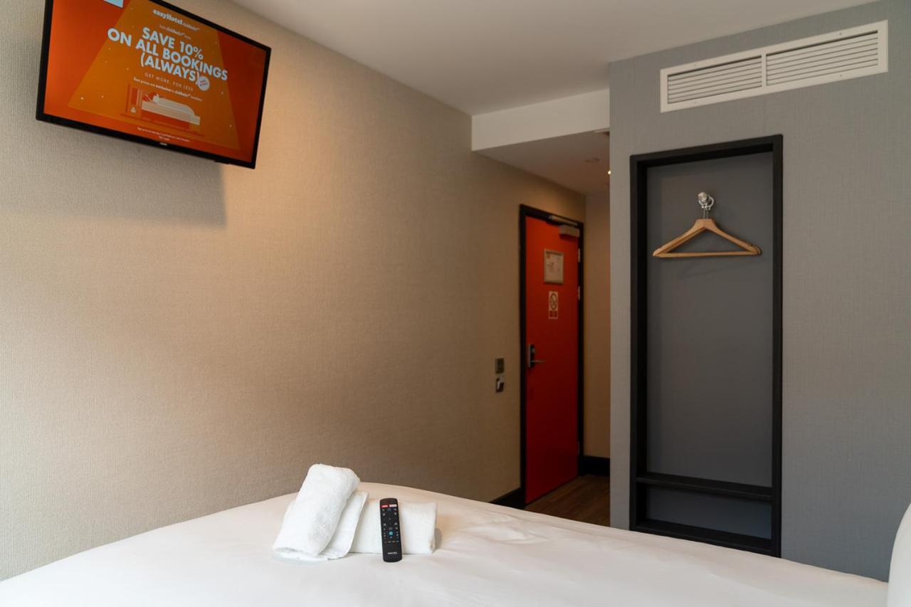 Easyhotel 3*