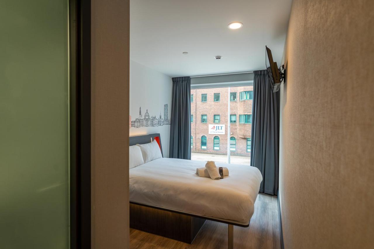 Easyhotel 3*