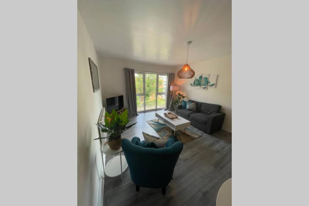 27 Lock Keepers Court By Mia Living Spacious 2 Bedroom With Free Parking *