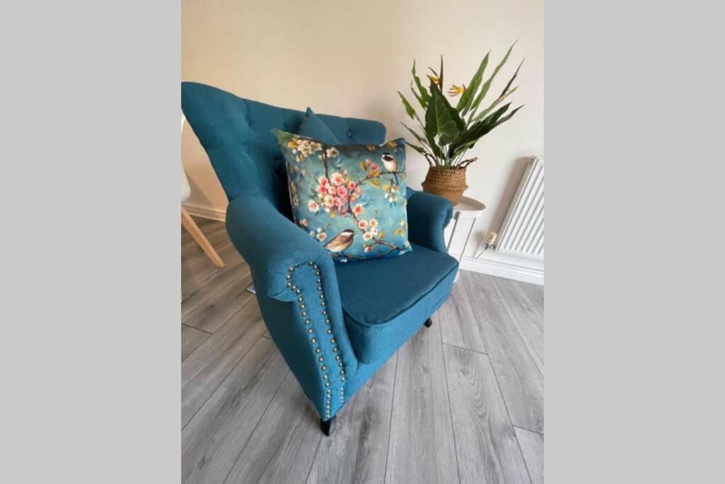 27 Lock Keepers Court By Mia Living Spacious 2 Bedroom With Free Parking Cardiff