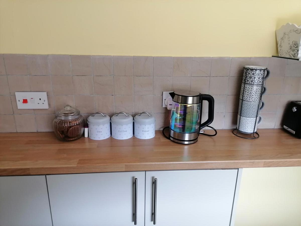 Tynant House- Modern 3 Bed House- Centre And Free Parking Holiday home