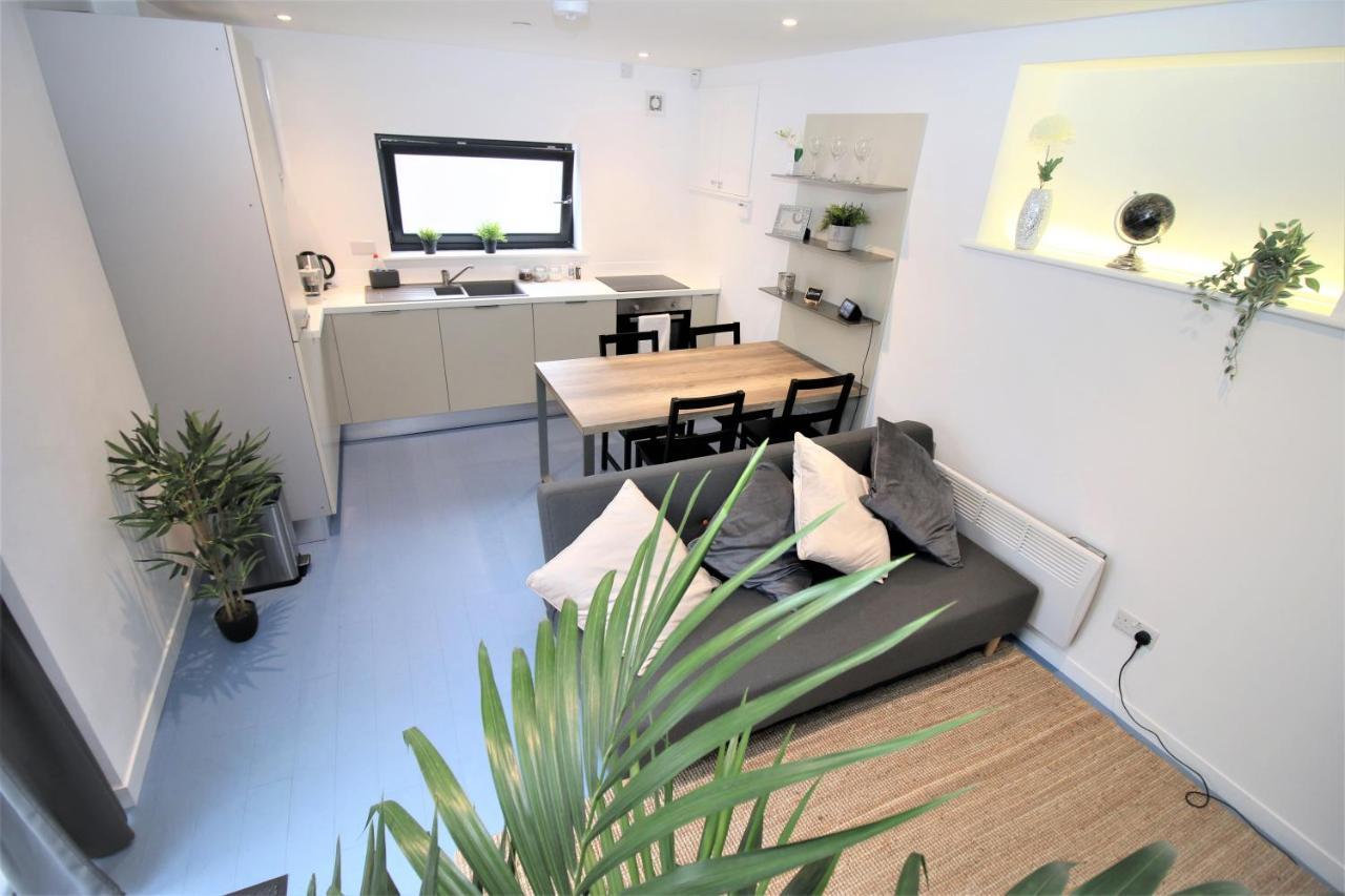 The Coach House - Free Private Parking - By Promise *