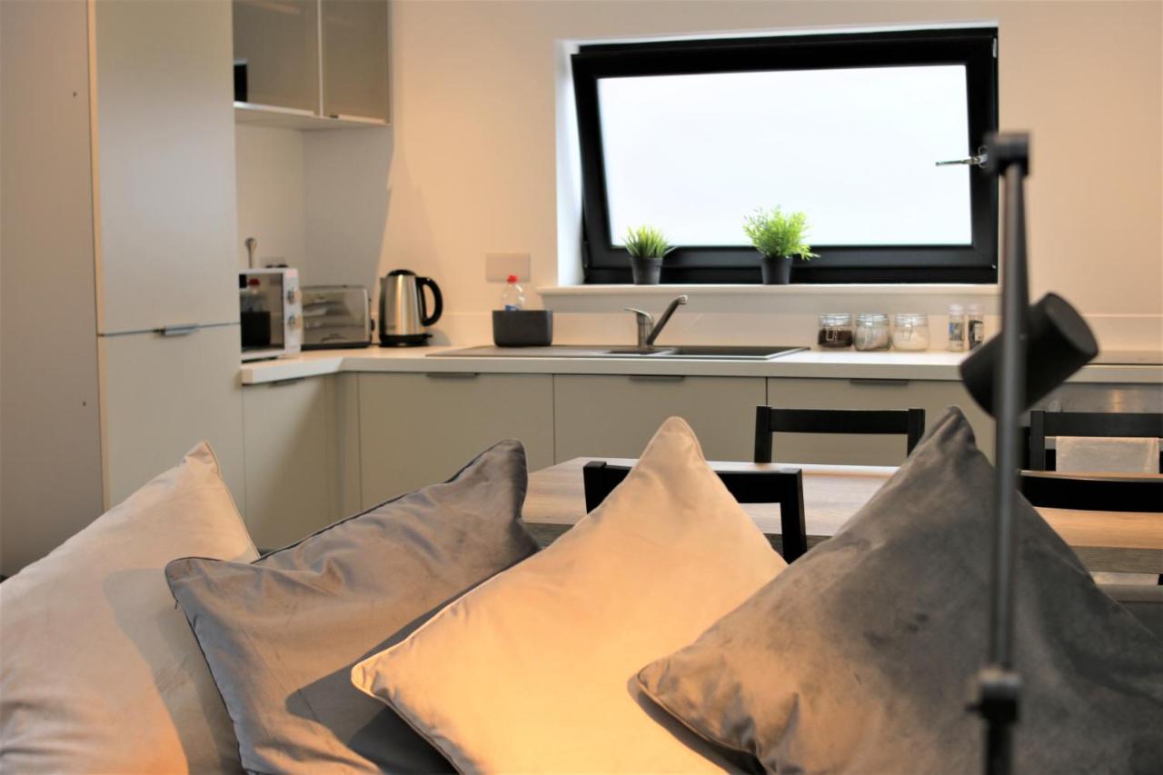 The Coach House - Free Private Parking - By Promise Cardiff