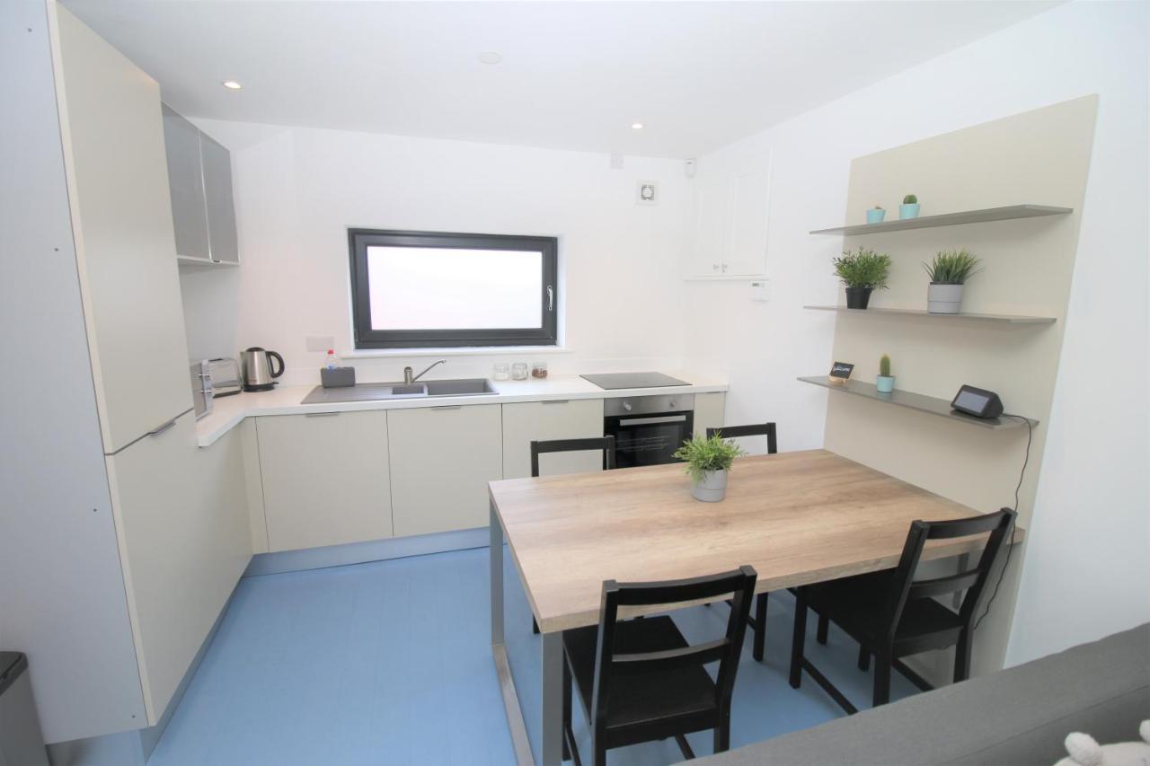 The Coach House - Free Private Parking - By Promise Apartment Cardiff