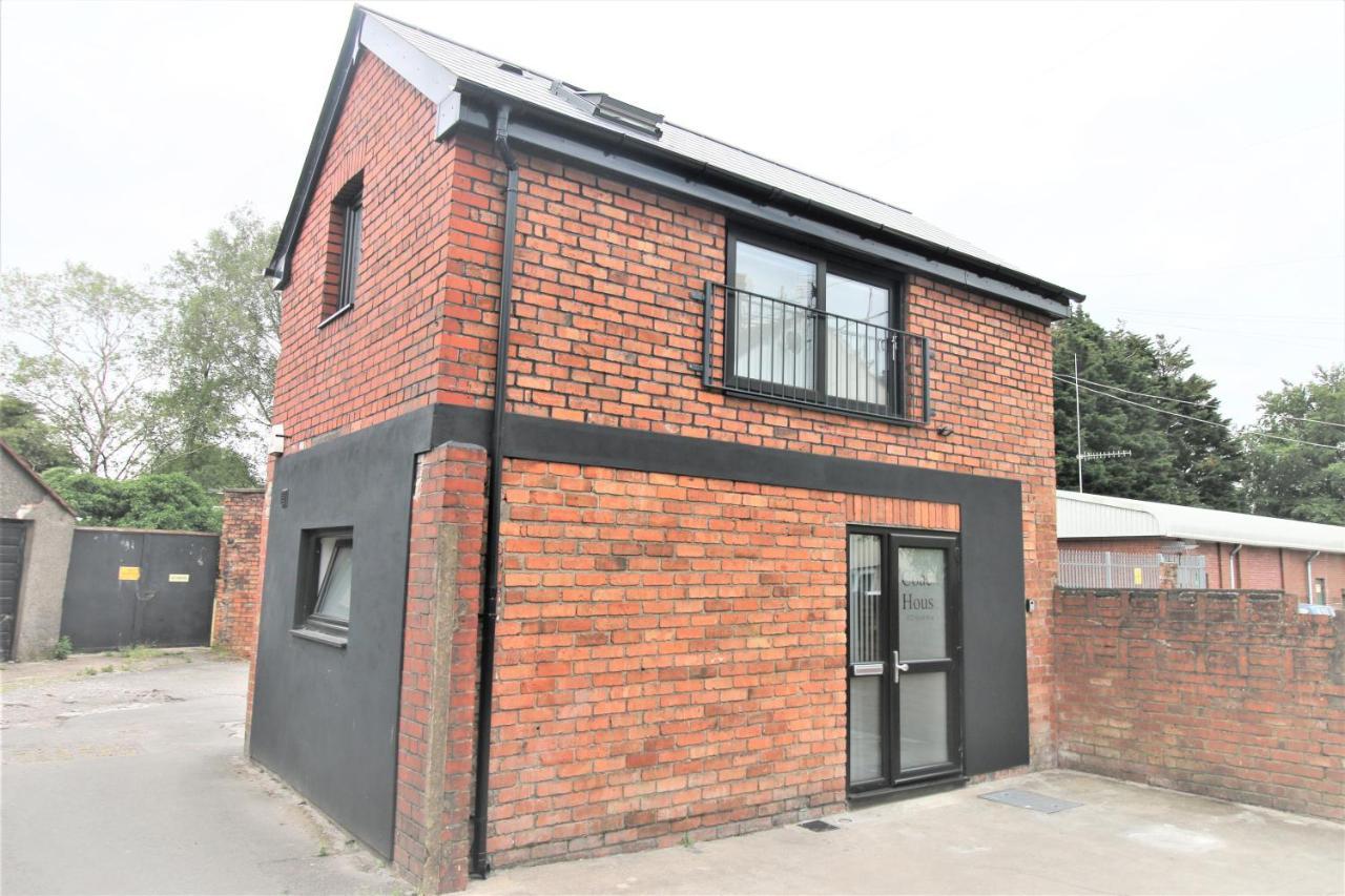 The Coach House - Free Private Parking - By Promise