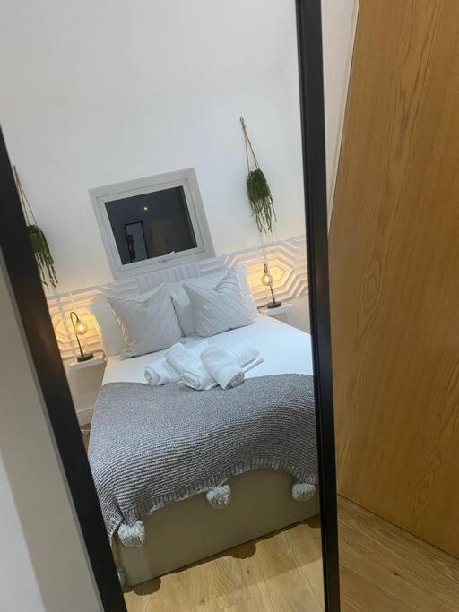 Lower Cathedral C By Mia Living 2 Bedroom Duplex Apartment *