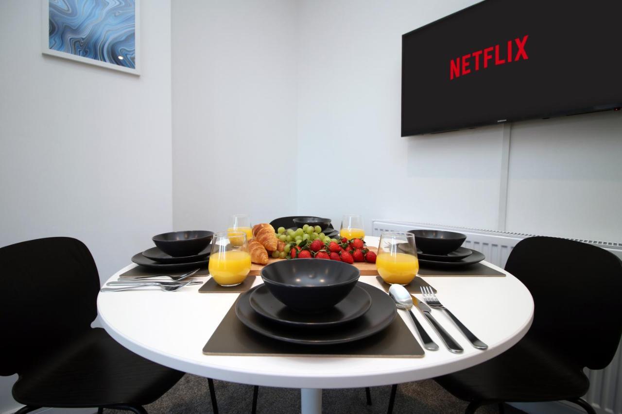 No 49 Apartments, Perfect For Business And Leisure Stays, 10 Min Drive Into Centre, Easy Access To Local Transport, 1br And 2br Available, Free Parking * Cardiff