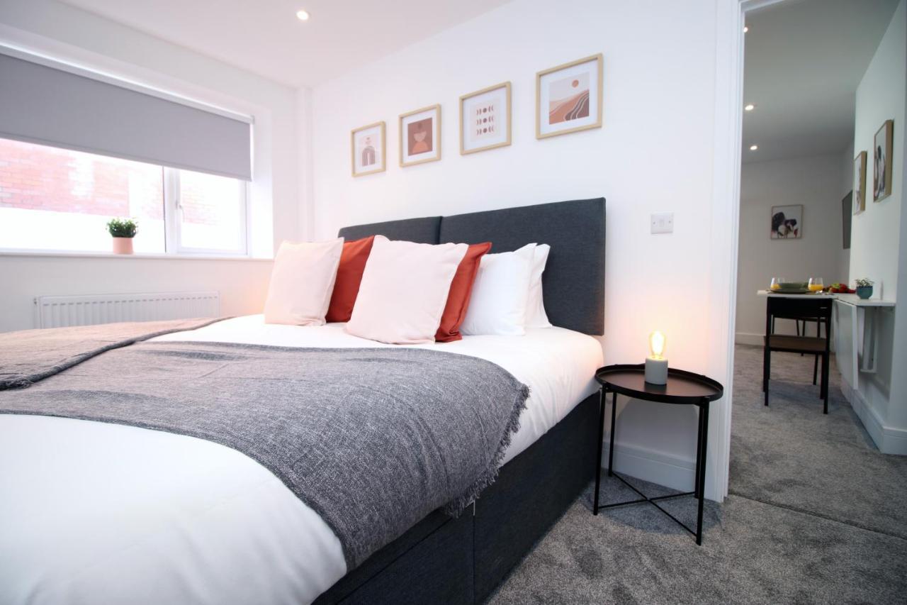 Apartment No 49 Apartments, Perfect For Business And Leisure Stays, 10 Min Drive Into Centre, Easy Access To Local Transport, 1br And 2br Available, Free Parking Cardiff