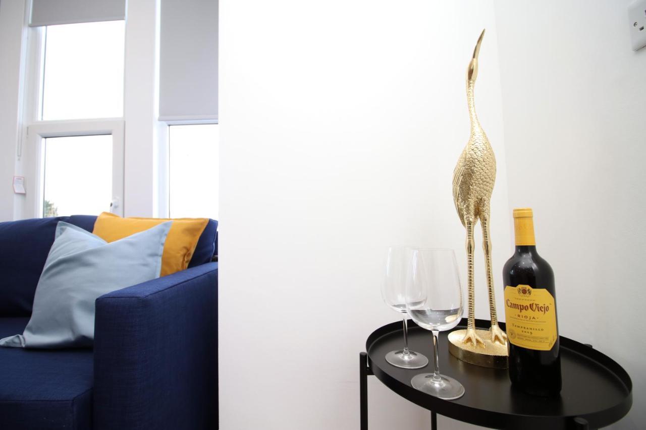No 49 Apartments, Perfect For Business And Leisure Stays, 10 Min Drive Into Centre, Easy Access To Local Transport, 1br And 2br Available, Free Parking * Cardiff