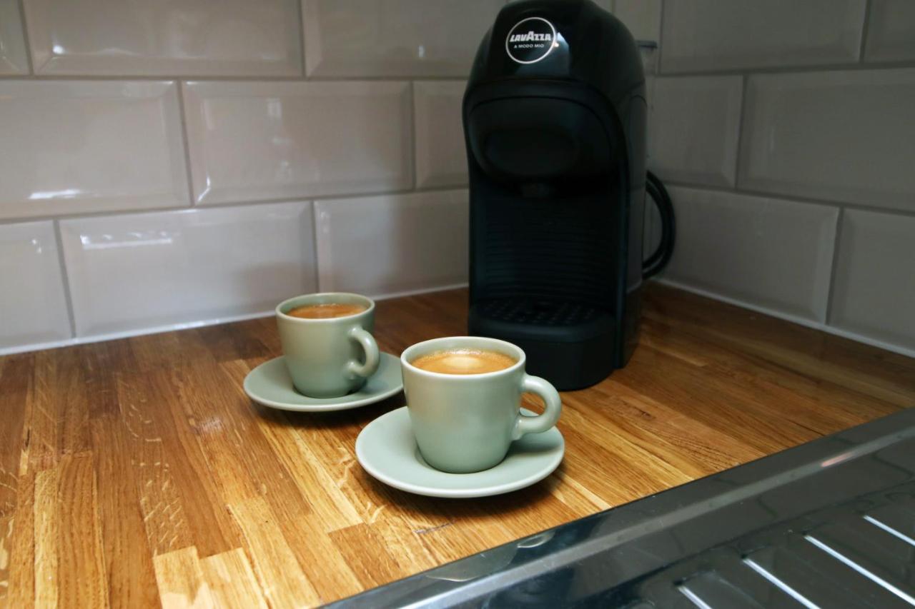 Apartment No 49 Apartments, Perfect For Business And Leisure Stays, 10 Min Drive Into Centre, Easy Access To Local Transport, 1br And 2br Available, Free Parking Cardiff