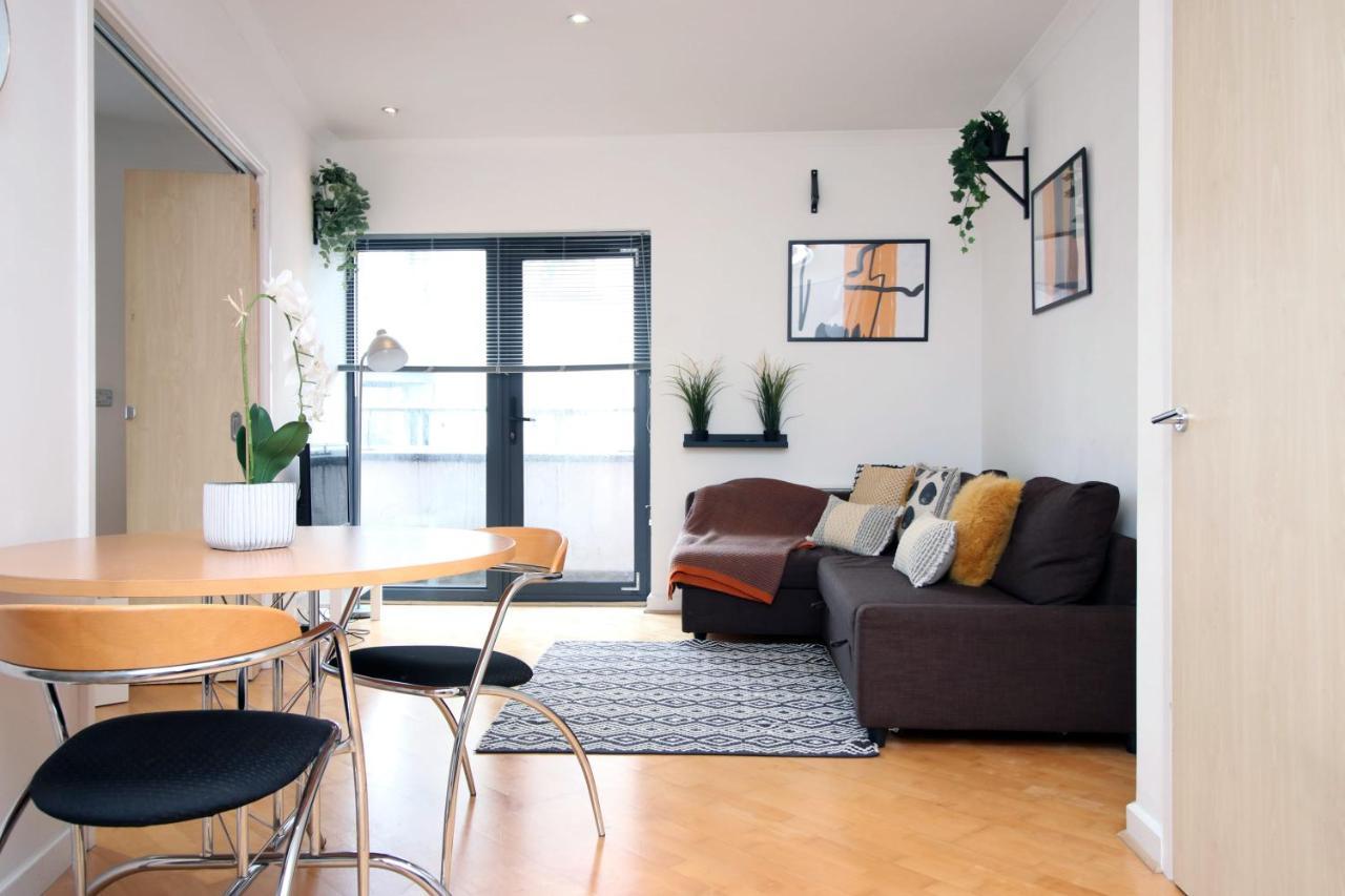 Apartment The Hayes By Mia Living 2 Bedroom In Centre *