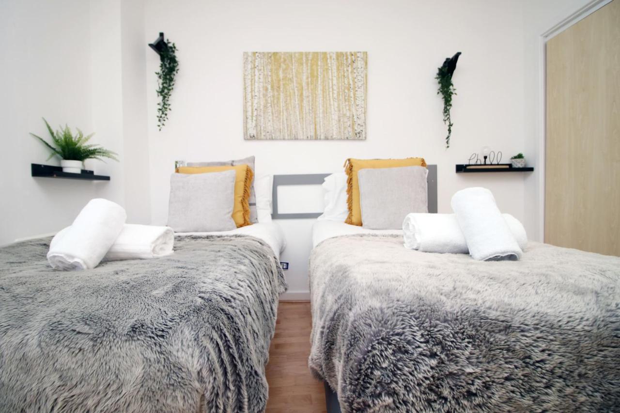 The Hayes By Mia Living 2 Bedroom In Centre * Cardiff