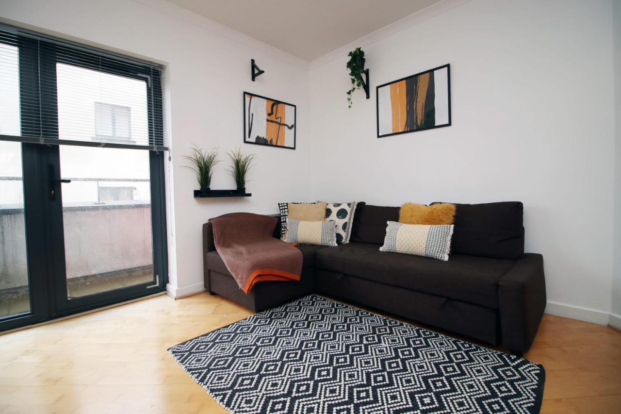 The Hayes By Mia Living 2 Bedroom In Centre Apartment Cardiff