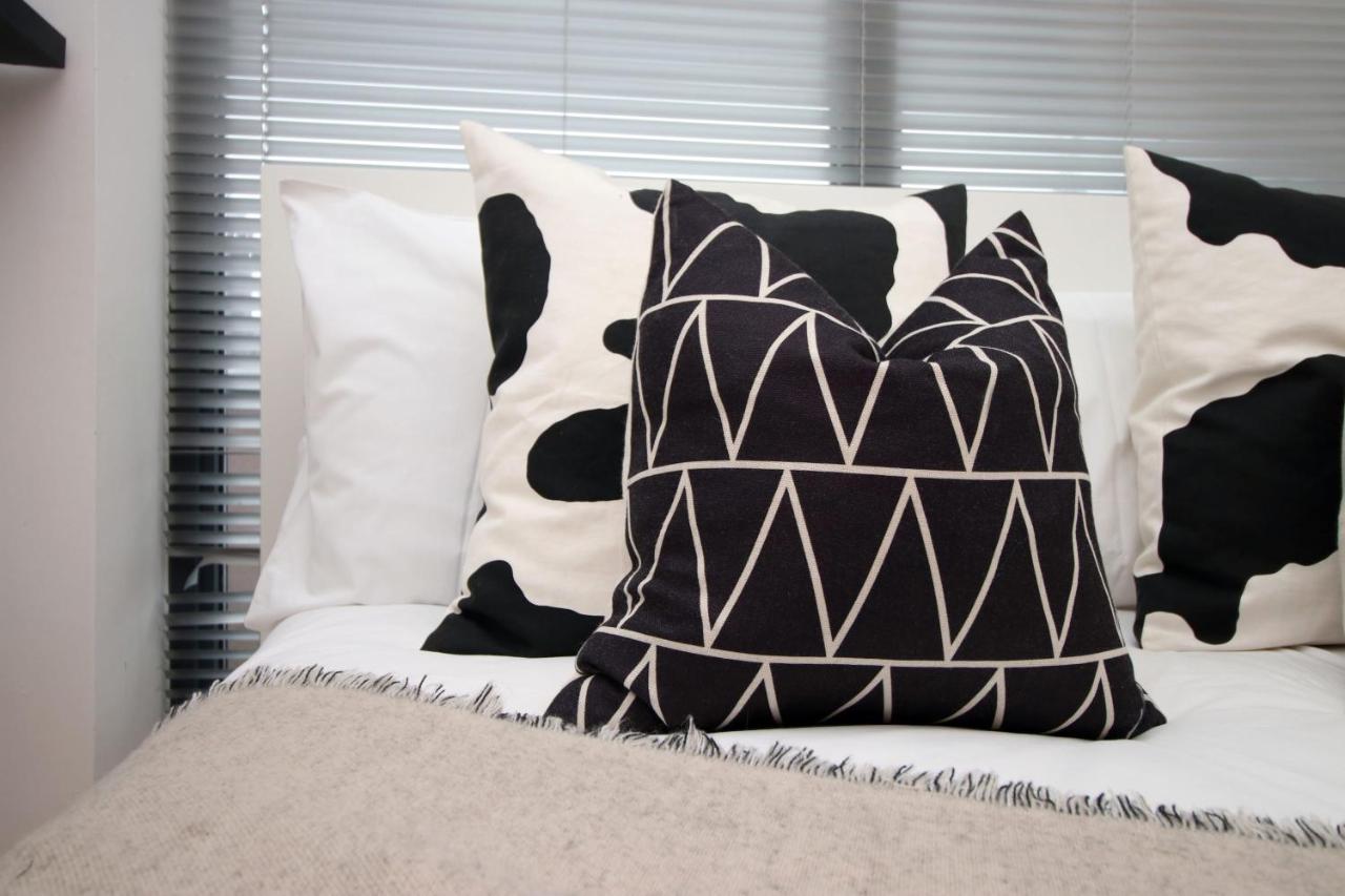 The Hayes By Mia Living 2 Bedroom In Centre Apartment *