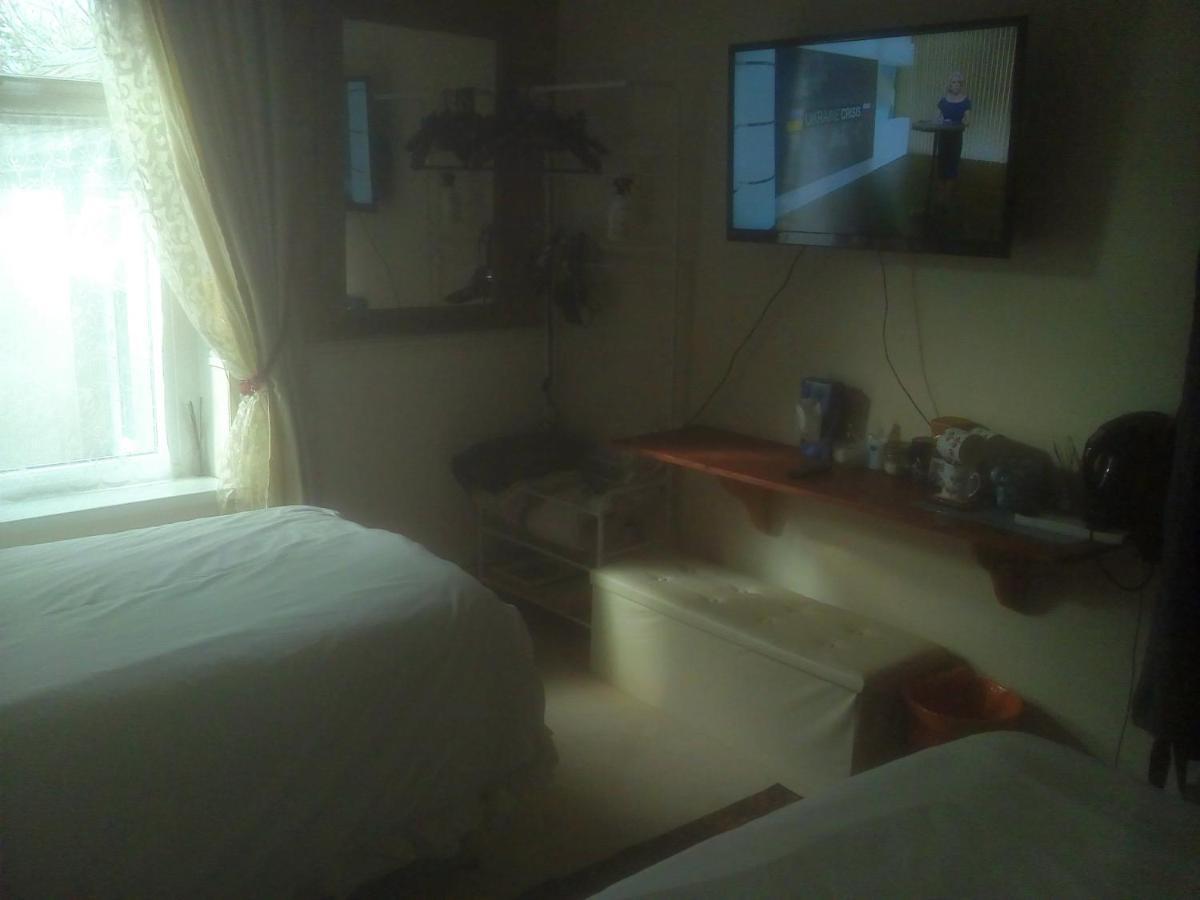 The Principality 2 Singles Bedroom Homestay Cardiff