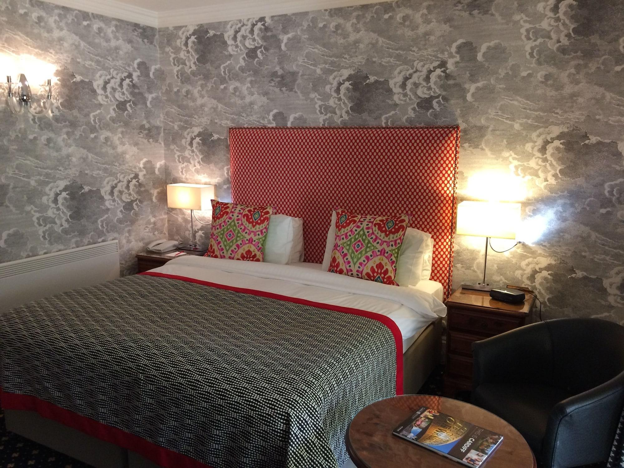 New House Country Hotel 4*