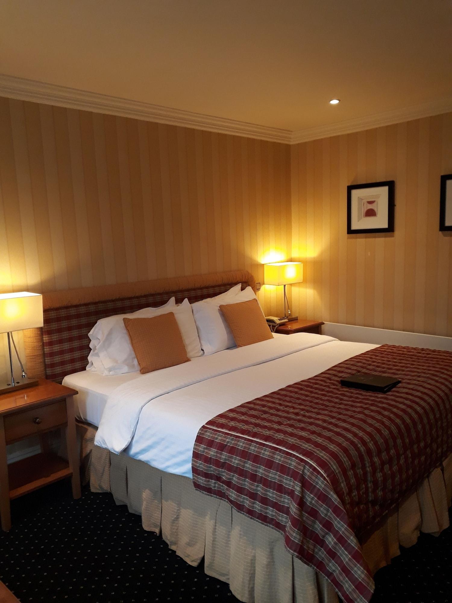 New House Country Hotel Cardiff