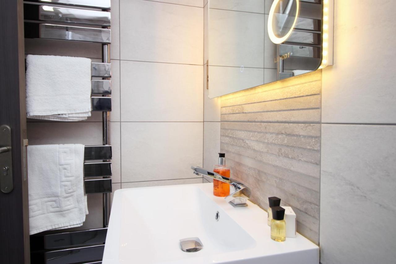 Apartment New 2 Bed Comfort - Functional - Secure - Private