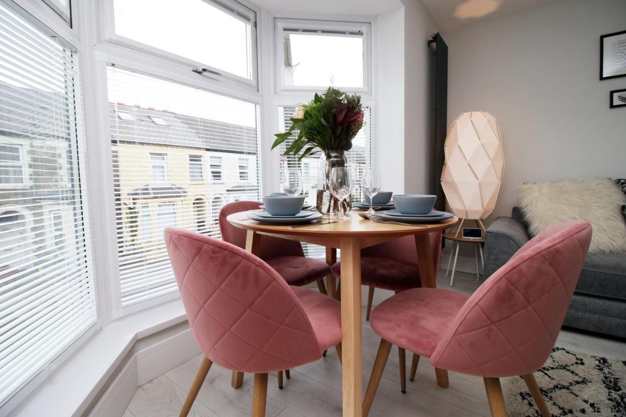 Apartment New 2 Bed Comfort - Functional - Secure - Private *