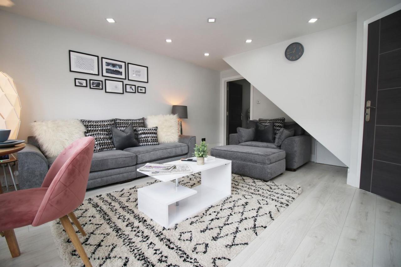 New 2 Bed Comfort - Functional - Secure - Private * Cardiff