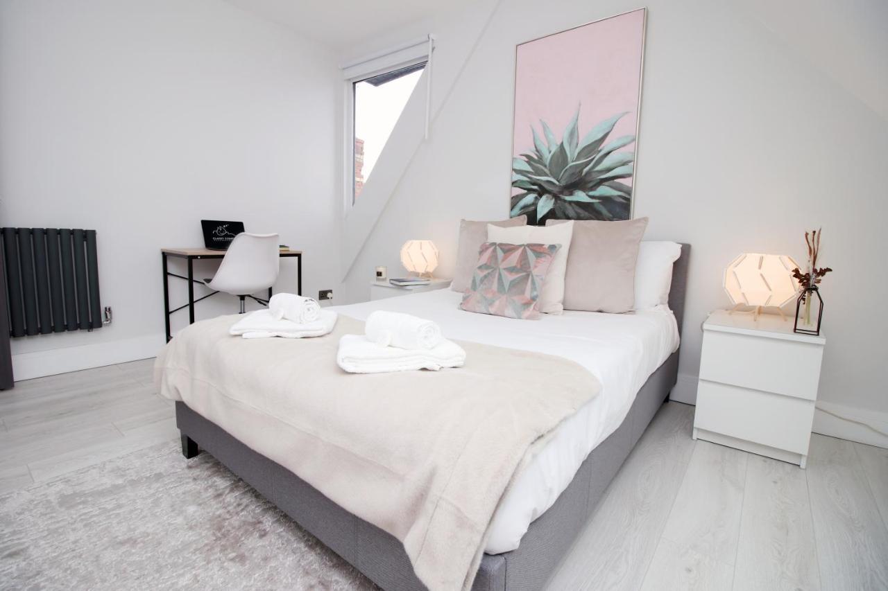 New 2 Bed Comfort - Functional - Secure - Private Apartment Cardiff