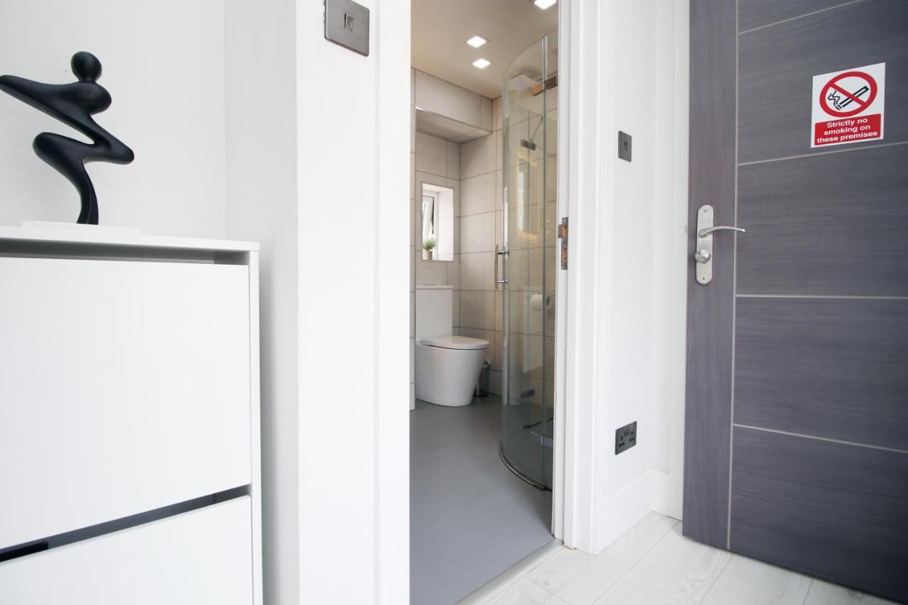Apartment New 2 Bed Comfort - Functional - Secure - Private *