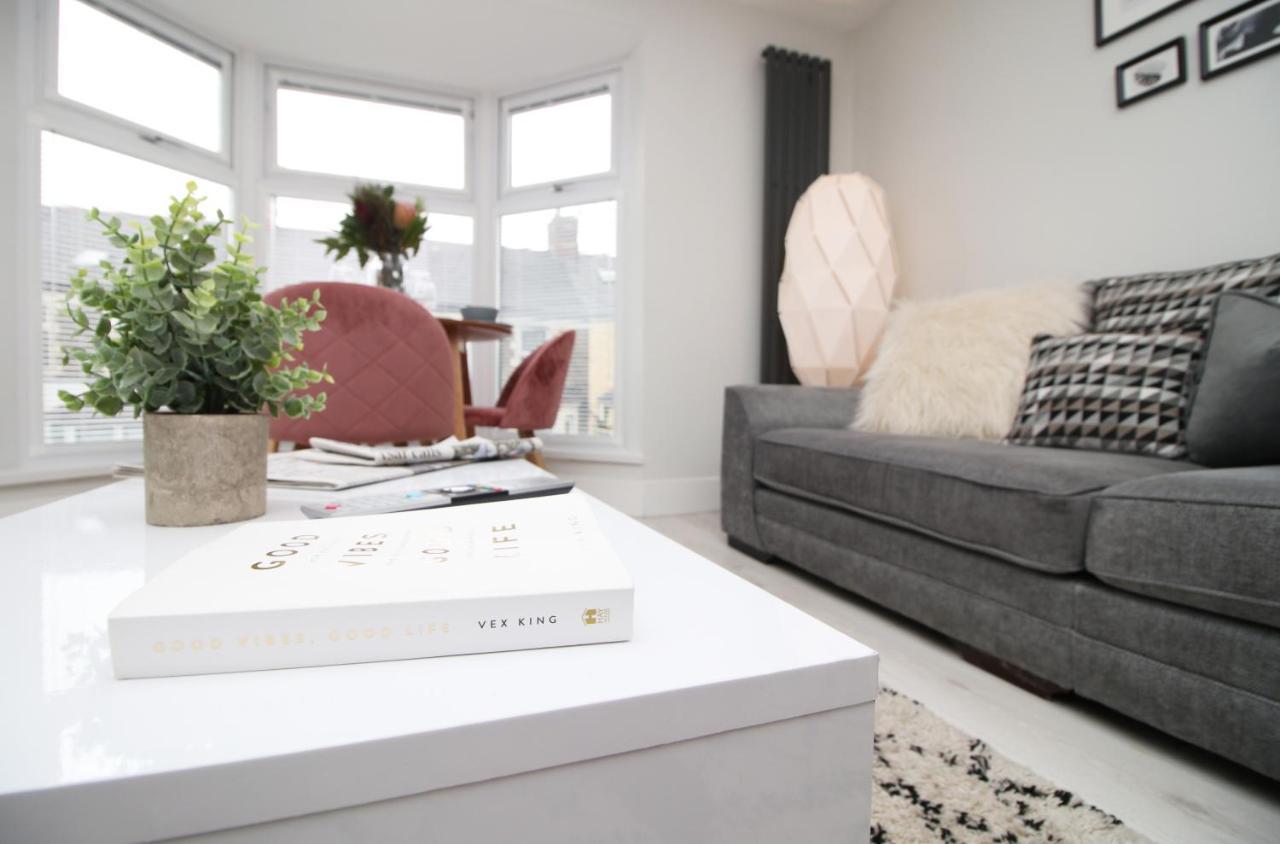 New 2 Bed Comfort - Functional - Secure - Private Cardiff
