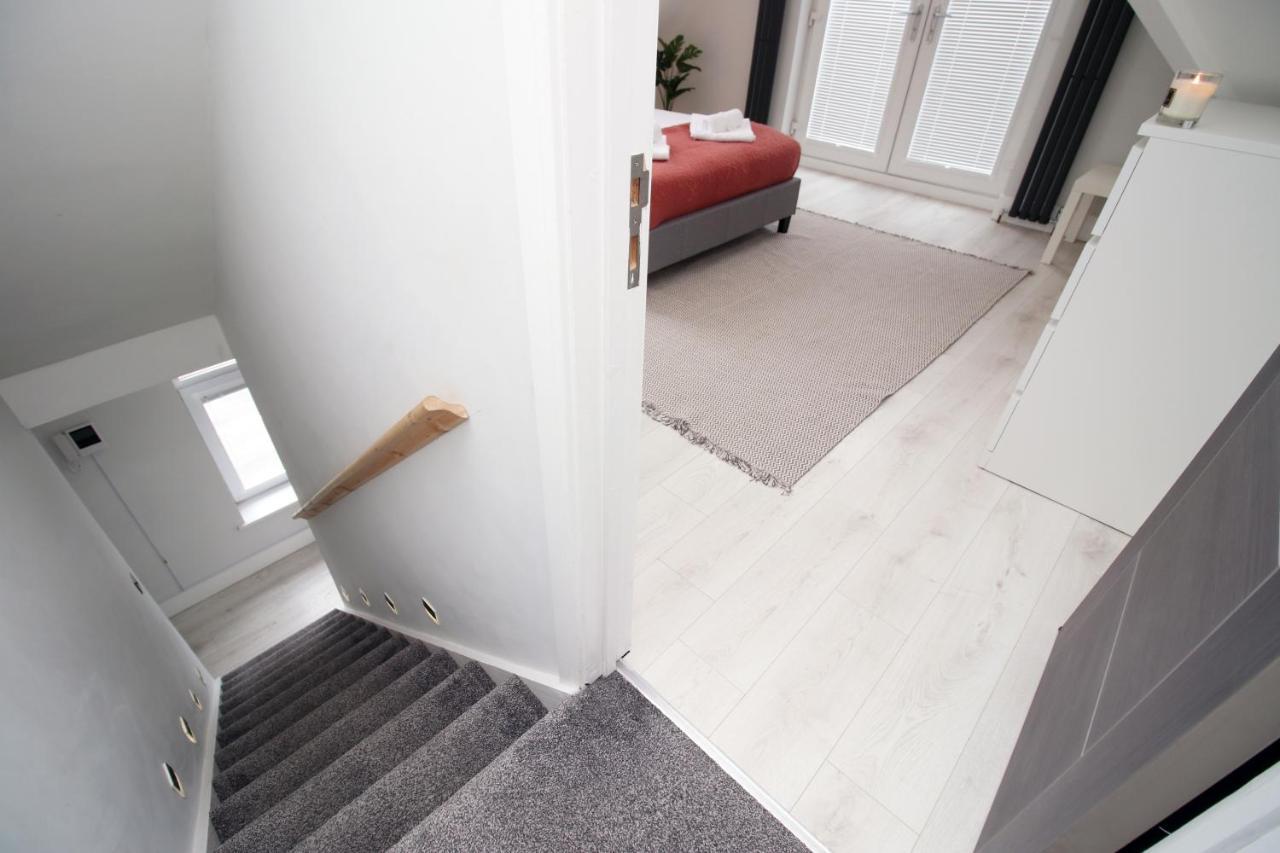 Apartment New 2 Bed Comfort - Functional - Secure - Private