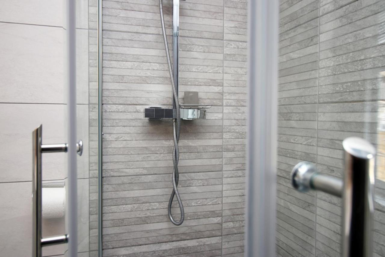 New 2 Bed Comfort - Functional - Secure - Private