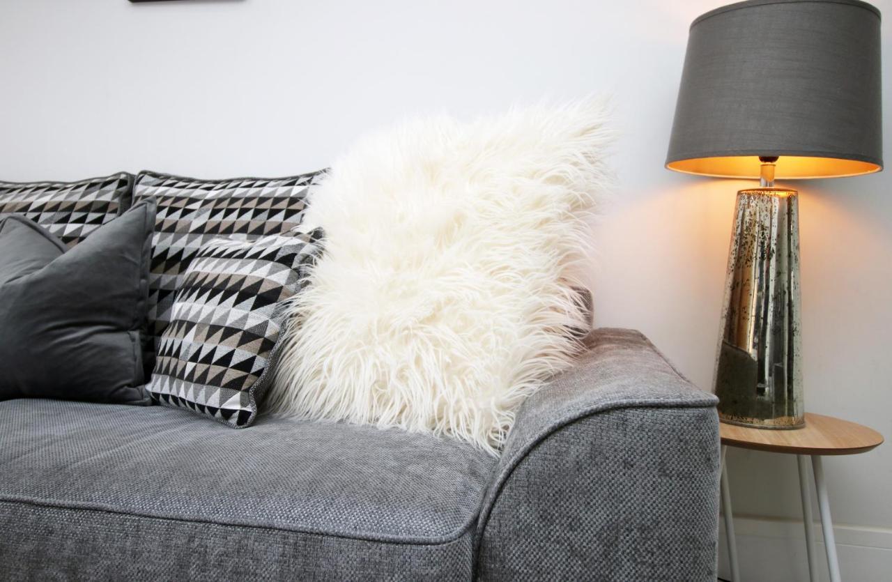 Apartment New 2 Bed Comfort - Functional - Secure - Private *